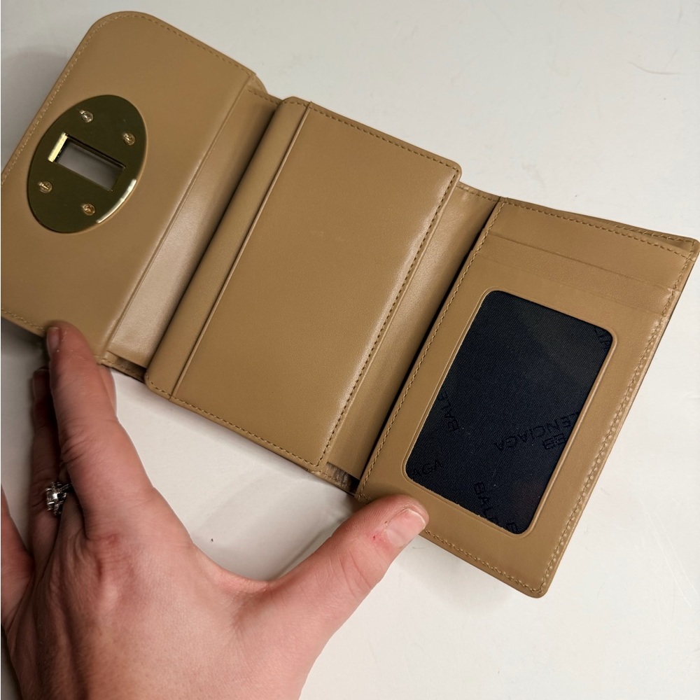 Balenciaga Tan Croc-Embossed Wallet - Picture 6 of 8